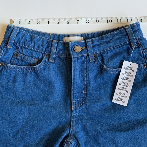 NWT BDG UO Tori Mid Rise Denim Jort Size 24 - Picture 14 of 14